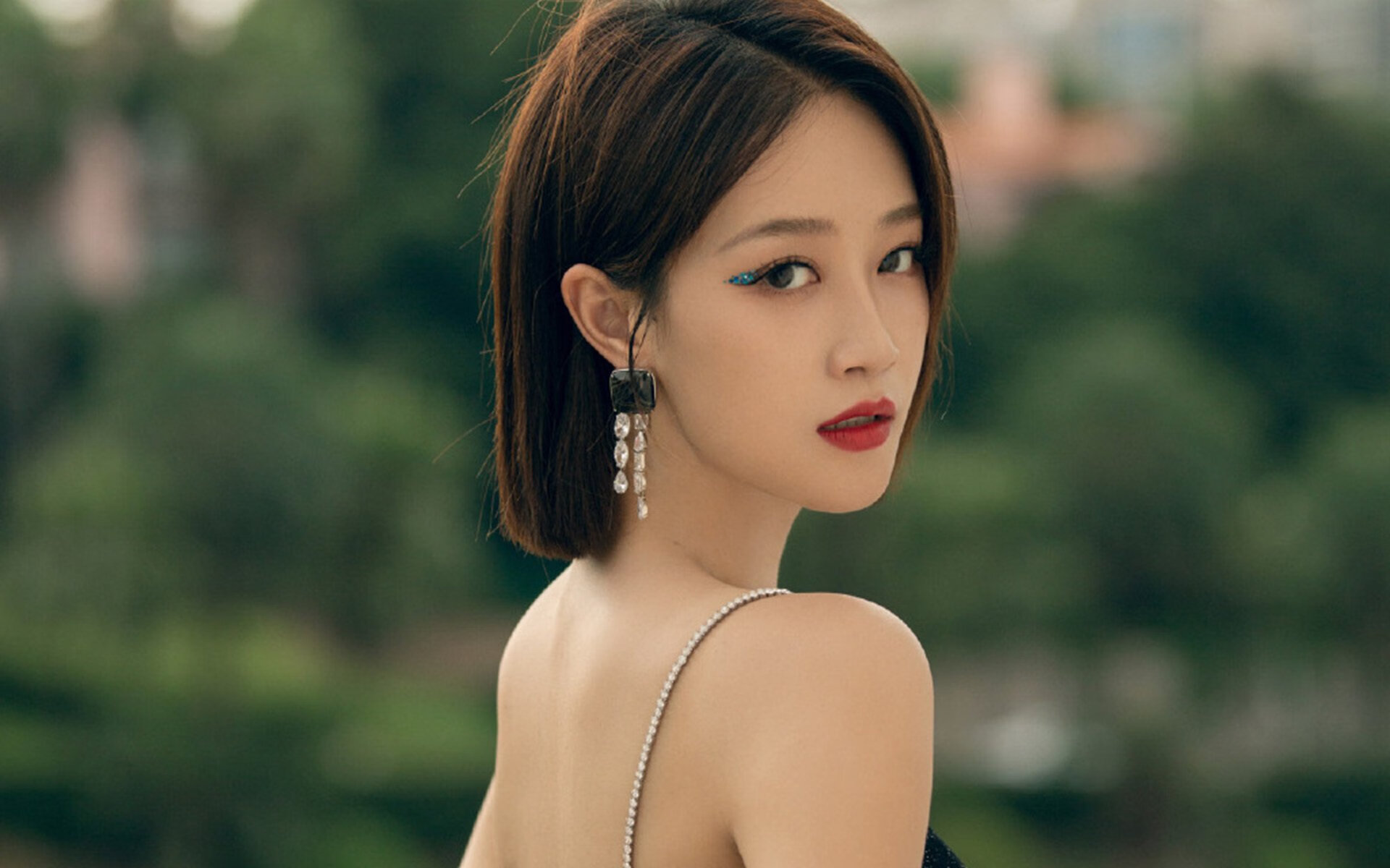 开云入口-_经典困境:逆境中的决断瞬间感动球迷_,逆境中的励志短语