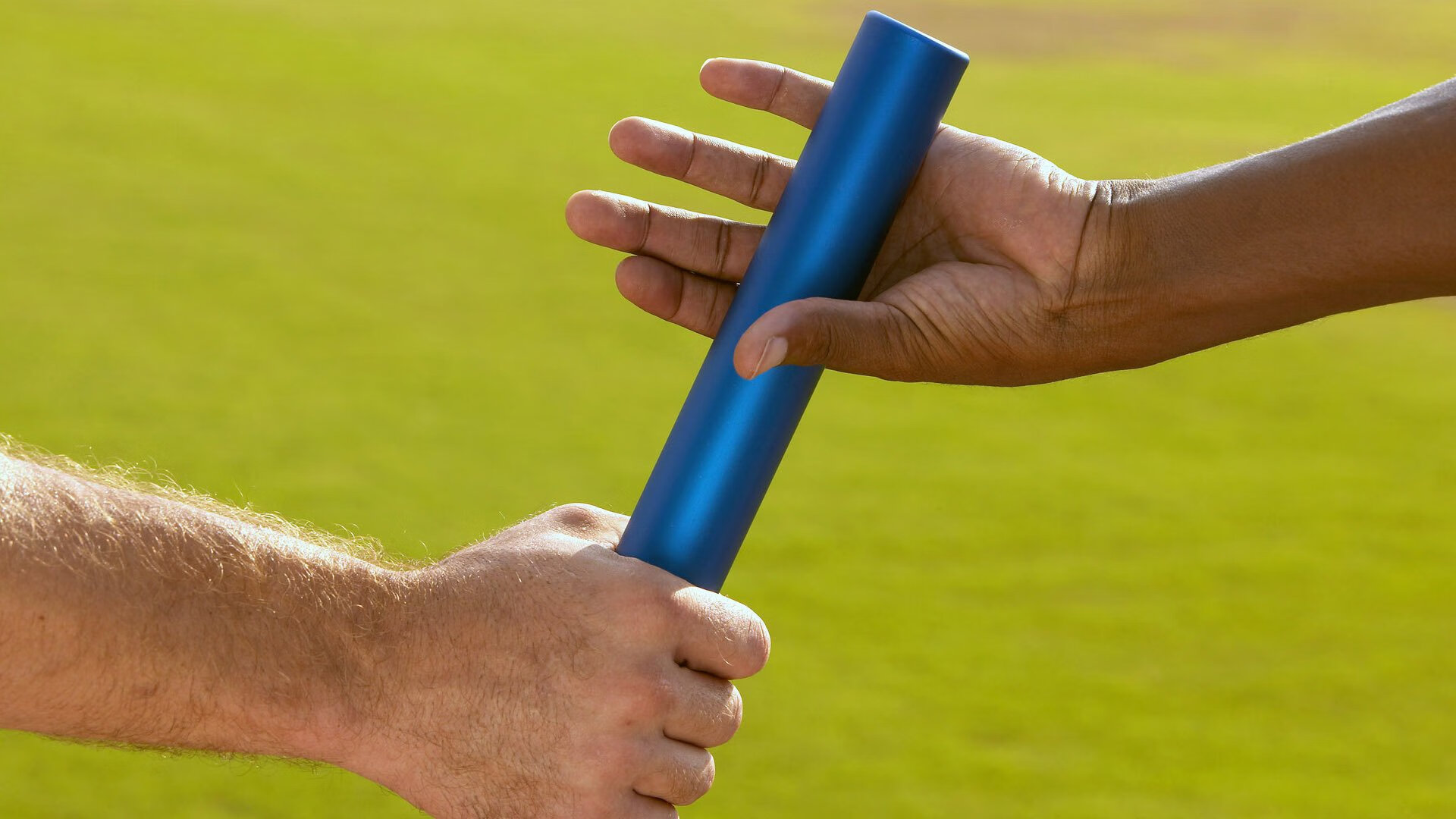 开云官方网站-苏炳添训练中调试起跑反应节奏,苏炳添的起跑方法