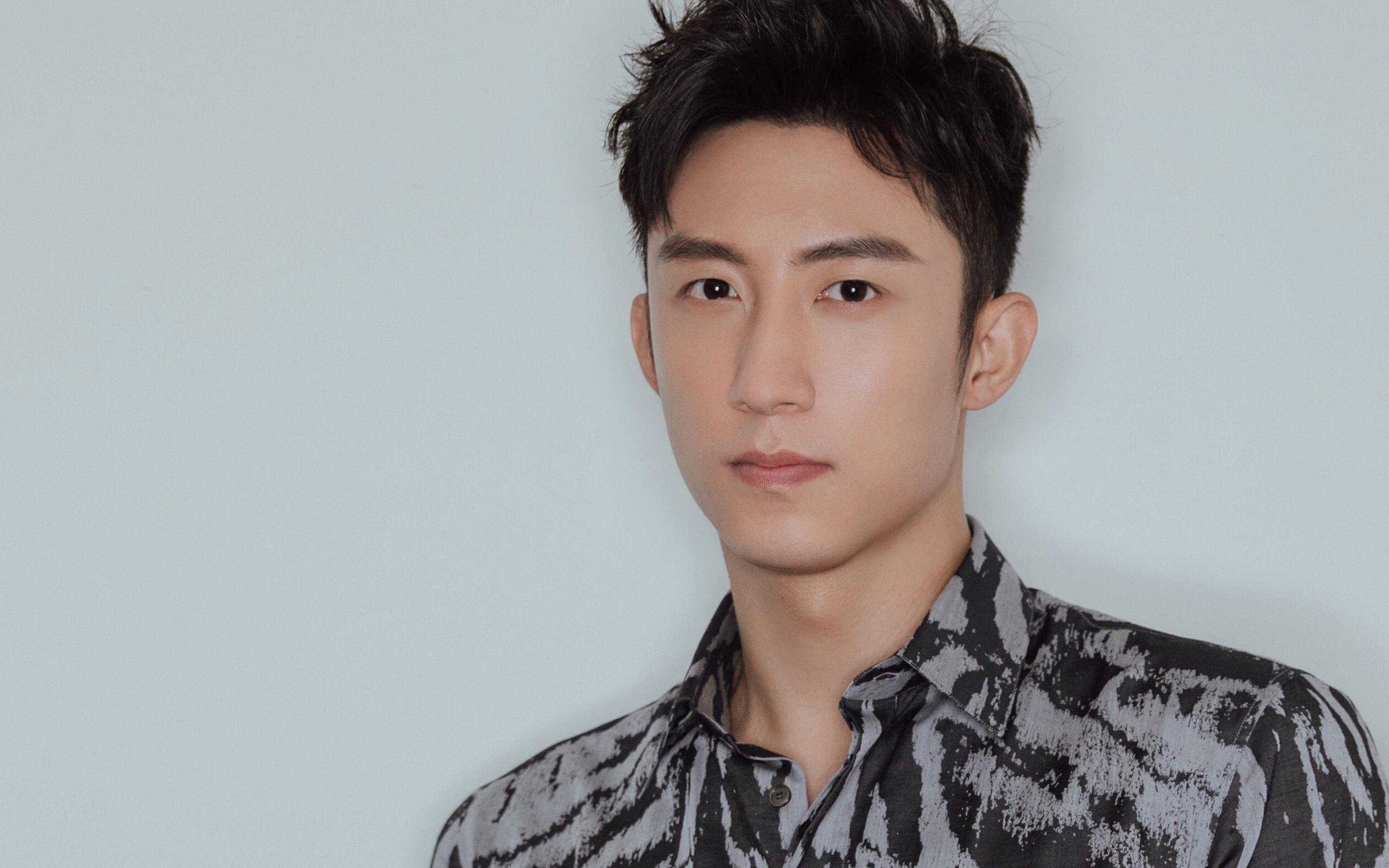 开云官方网站-苏炳添训练中调试起跑反应节奏,苏炳添的起跑方法