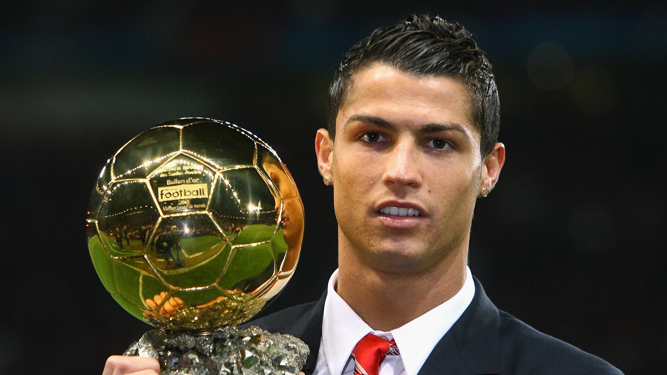 开云平台-西甲妙不可言：盘带、射门、救球一一炫技，足球盘带技术最好的是谁